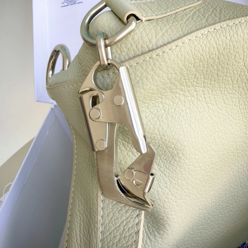 Bv*b*rry satchel bags 4115a-0027