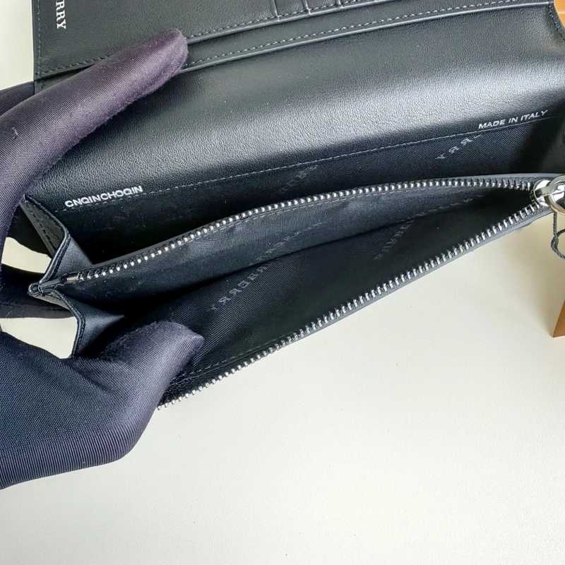 Bv*b*rry wallets 4115a-0029