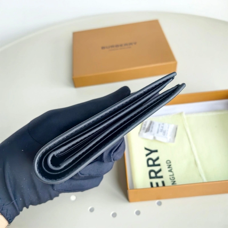 Bv*b*rry wallets 4115a-0030