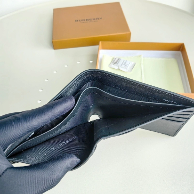 Bv*b*rry wallets 4115a-0030