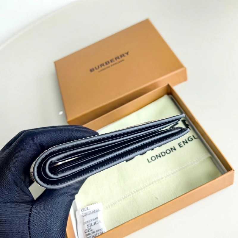 Bv*b*rry wallets 4115a-0032
