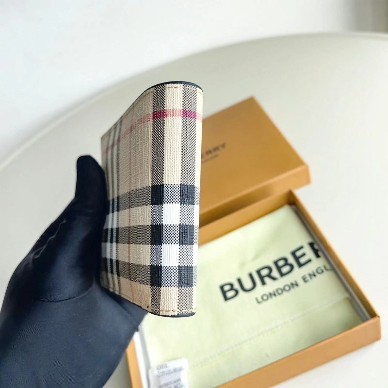 Bv*b*rry wallets 4115a-0032