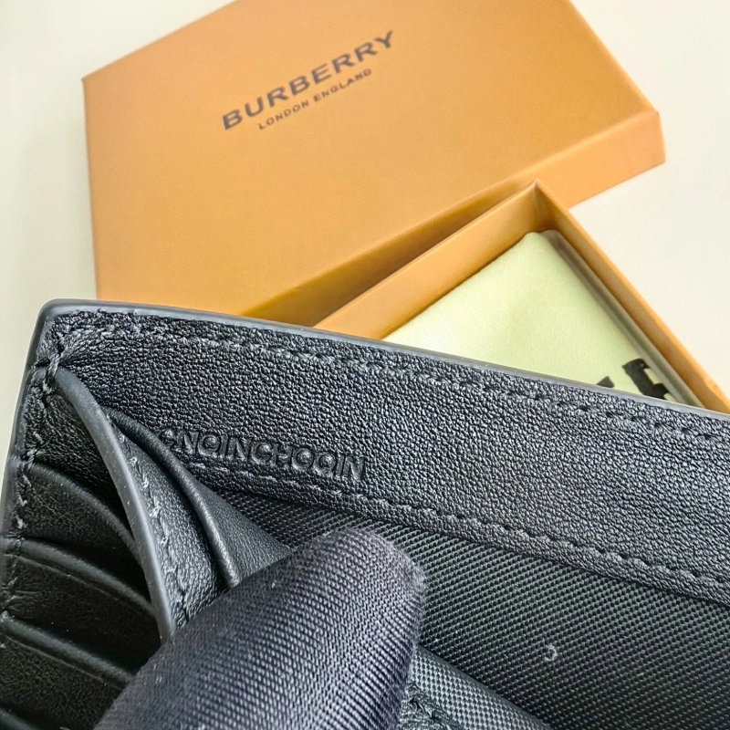 Bv*b*rry wallets 4115a-0032