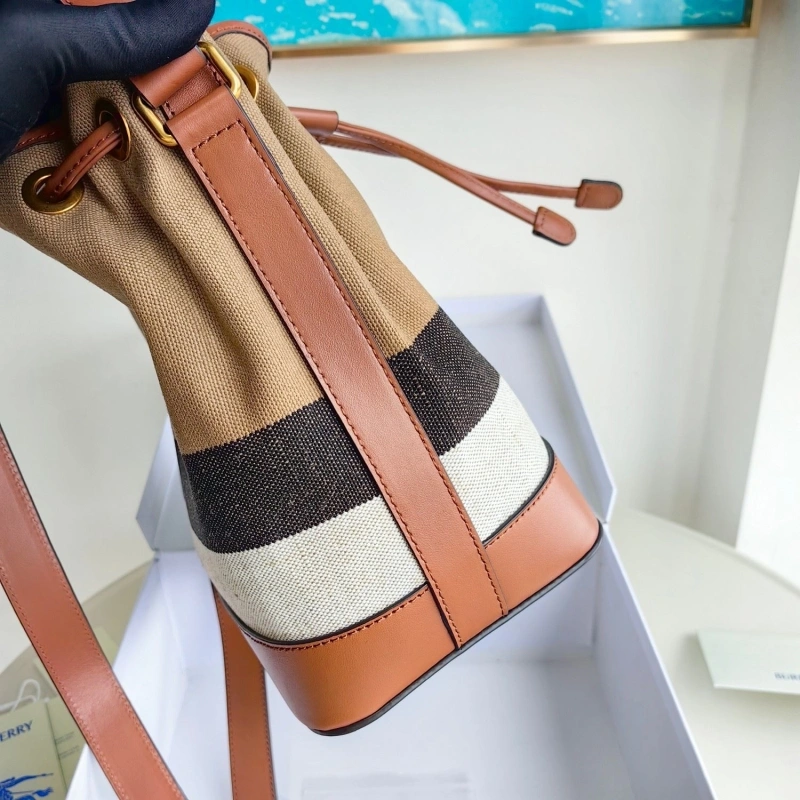 Bv*b*rry bucket bags 4115a-0033