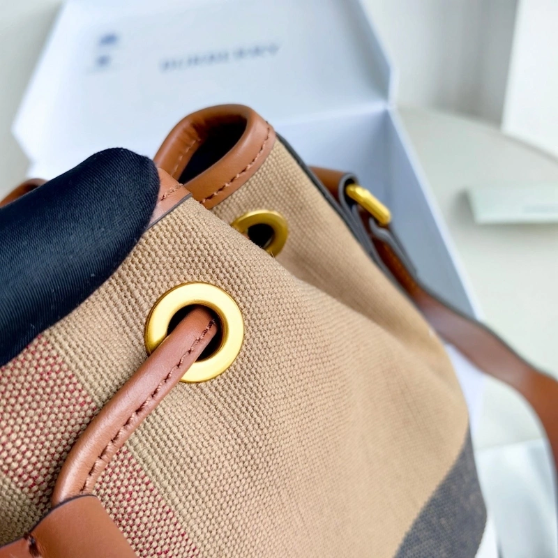 Bv*b*rry bucket bags 4115a-0033