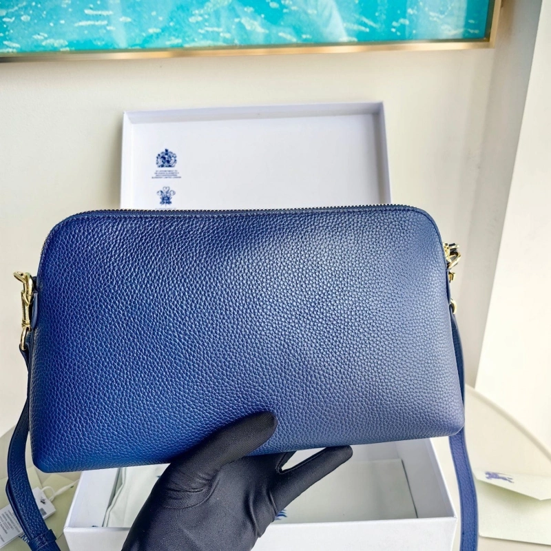 Bv*b*rry wallets 4115a-0042