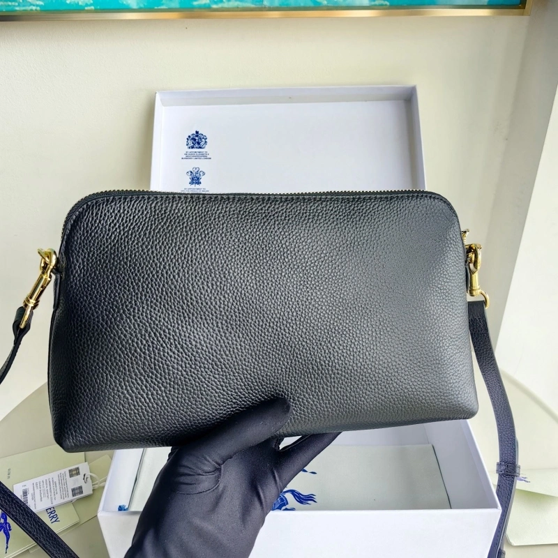 Bv*b*rry wallets 4115a-0043