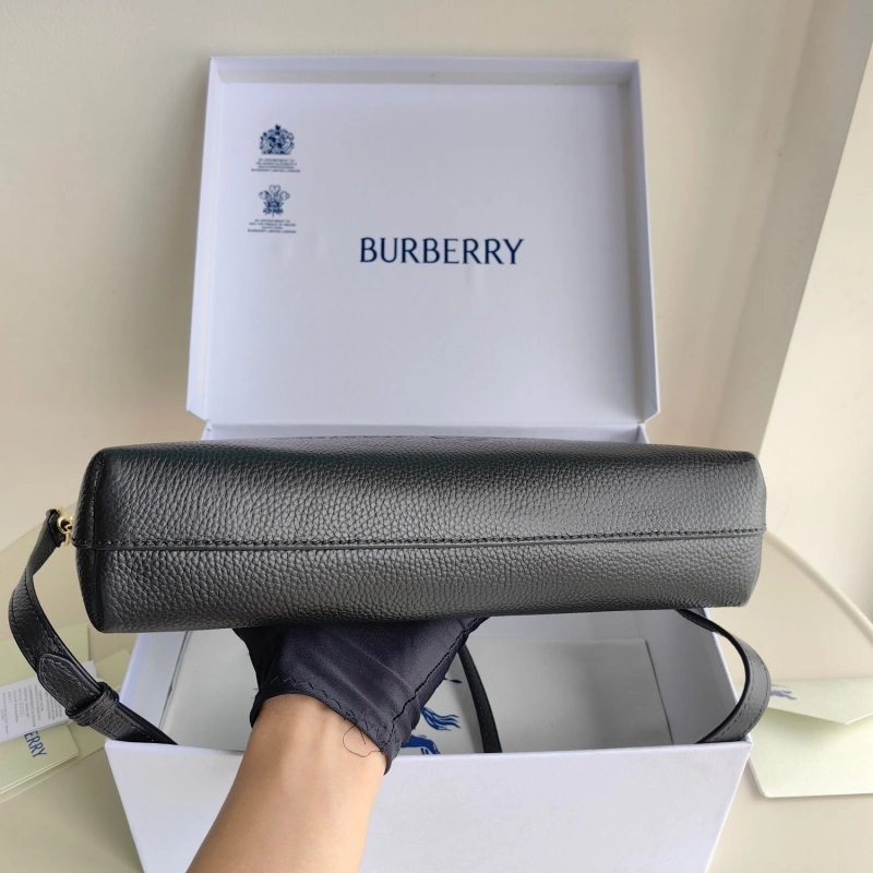 Bv*b*rry wallets 4115a-0043
