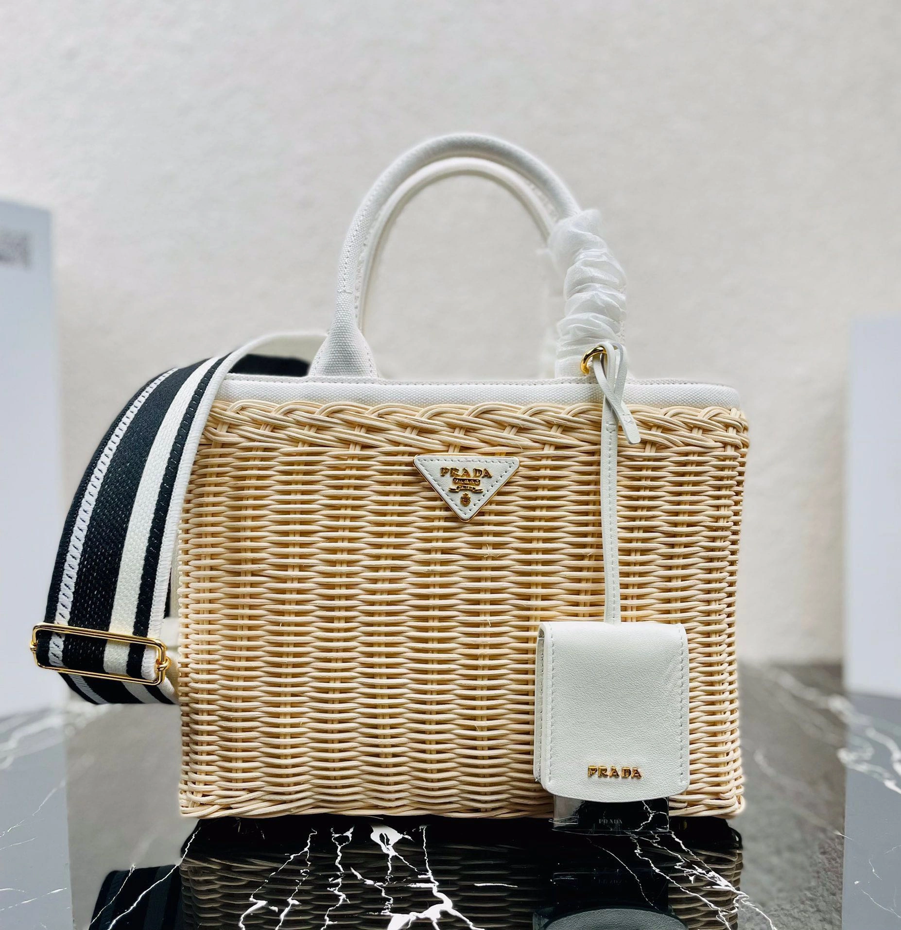 Pra*a shopping bags 4135d-0076