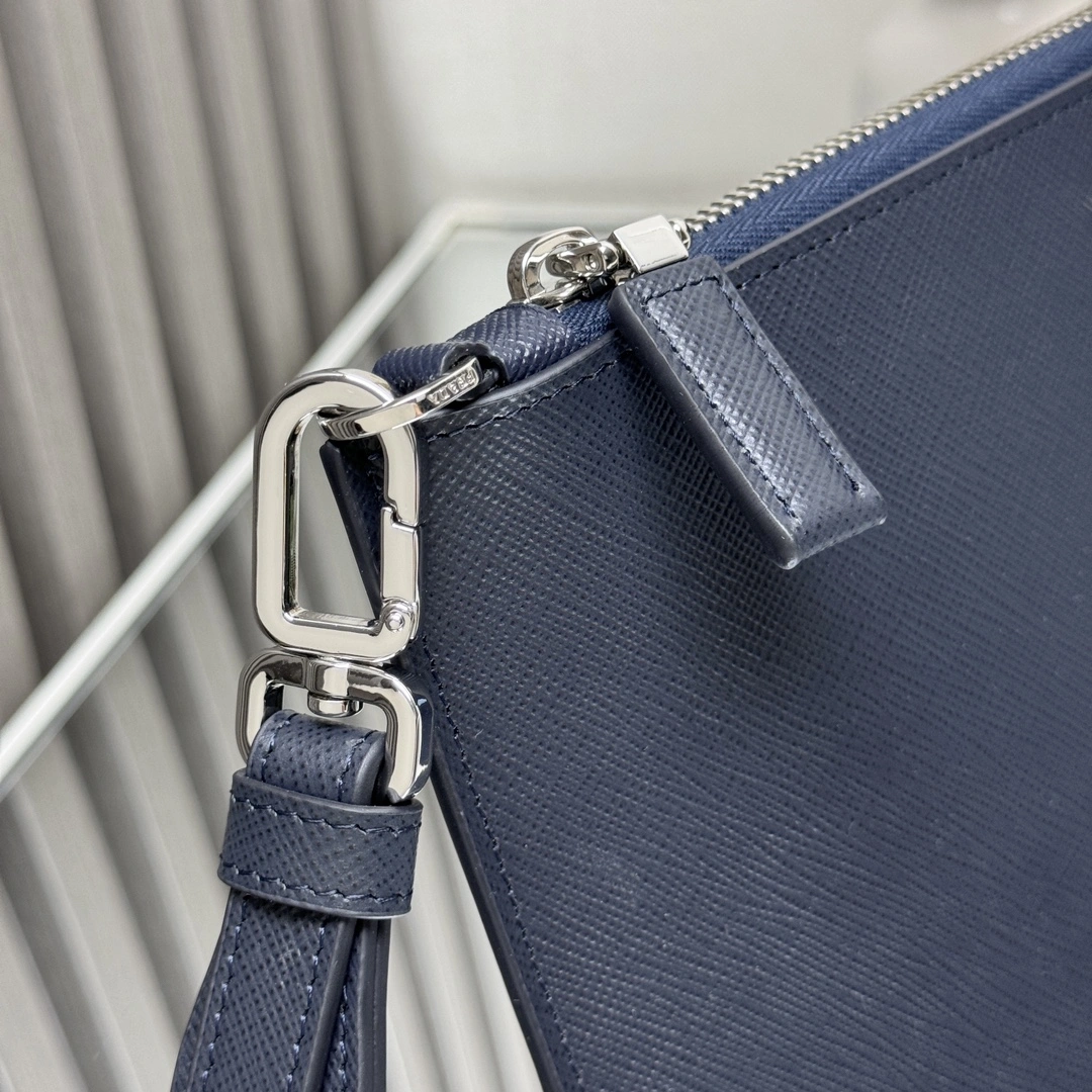 Pra*a clutch bags 4135d-0090