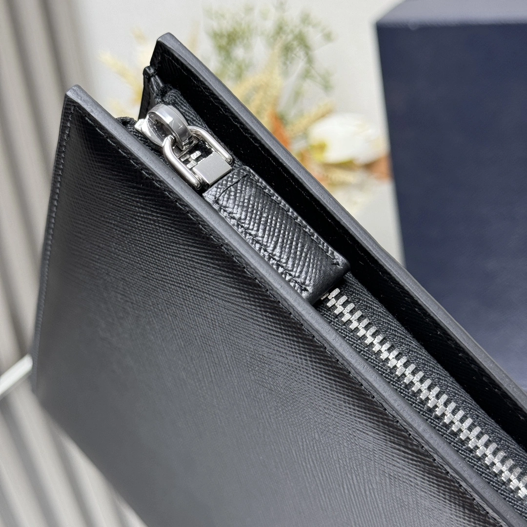 Pra*a clutch bags 4135d-0091