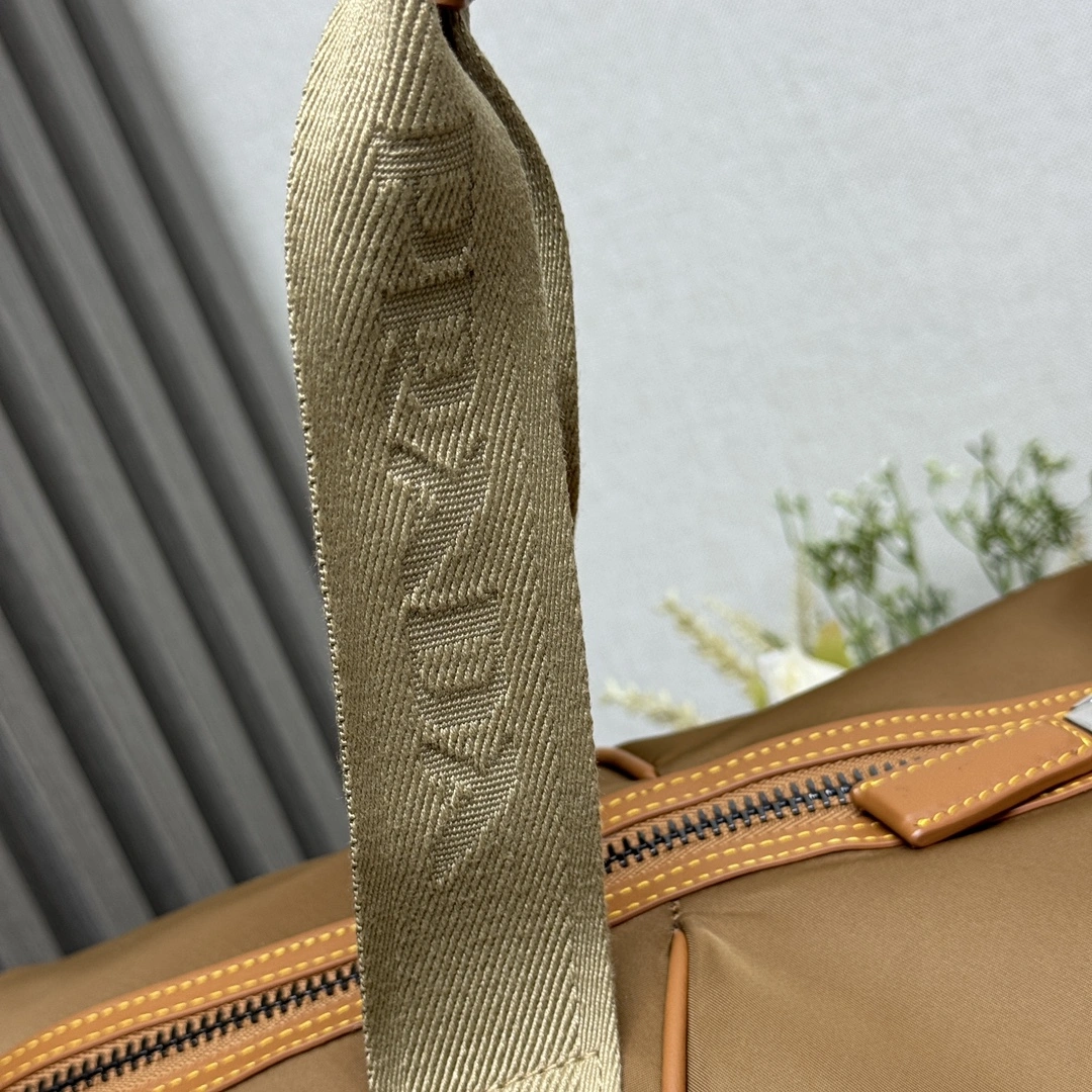 Pra*a travel bags 4135d-0092