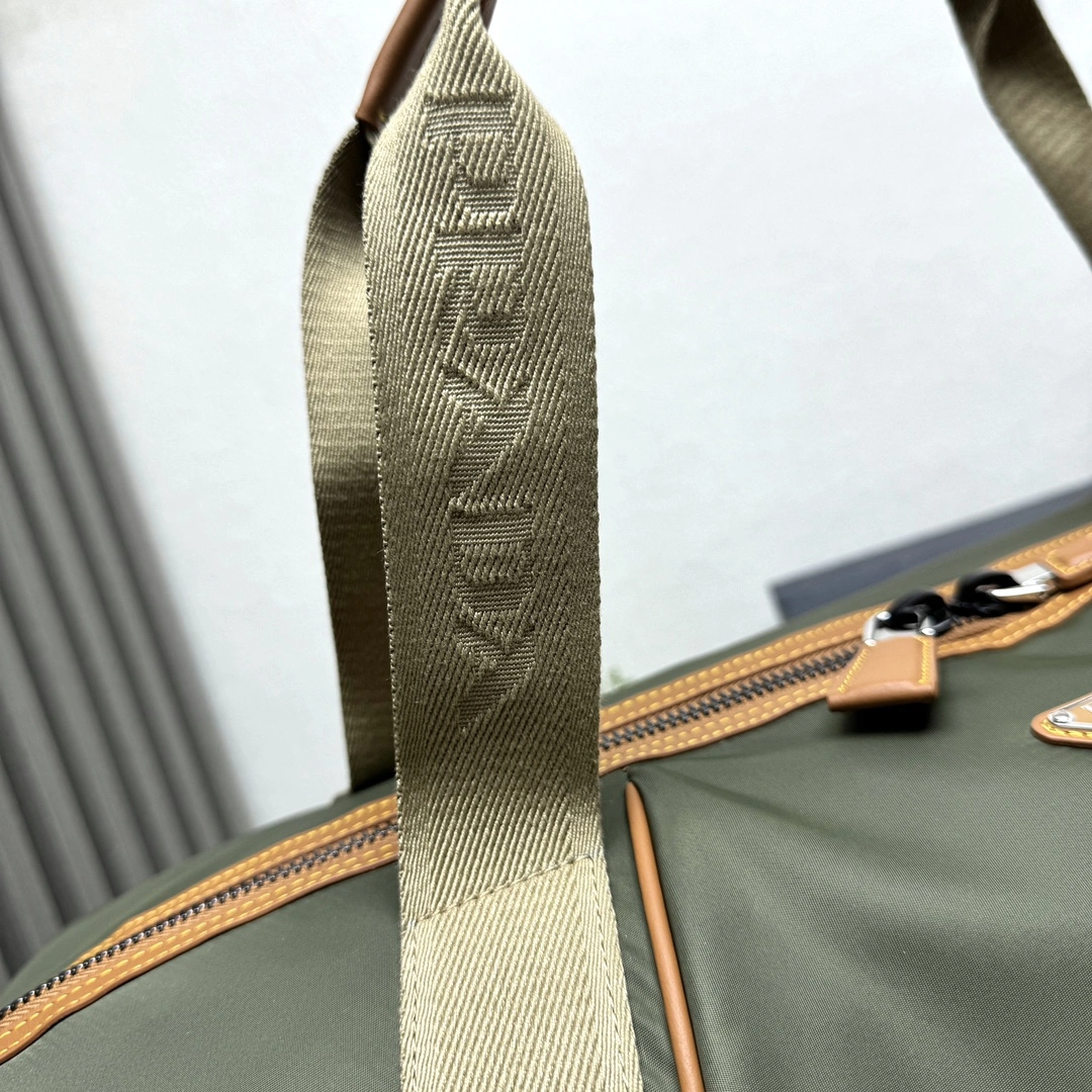 Pra*a travel bags 4135d-0093
