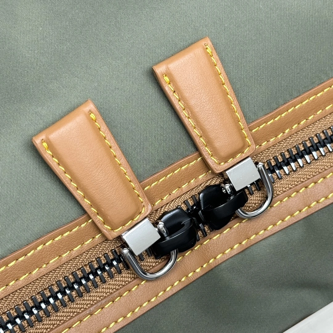 Pra*a travel bags 4135d-0093