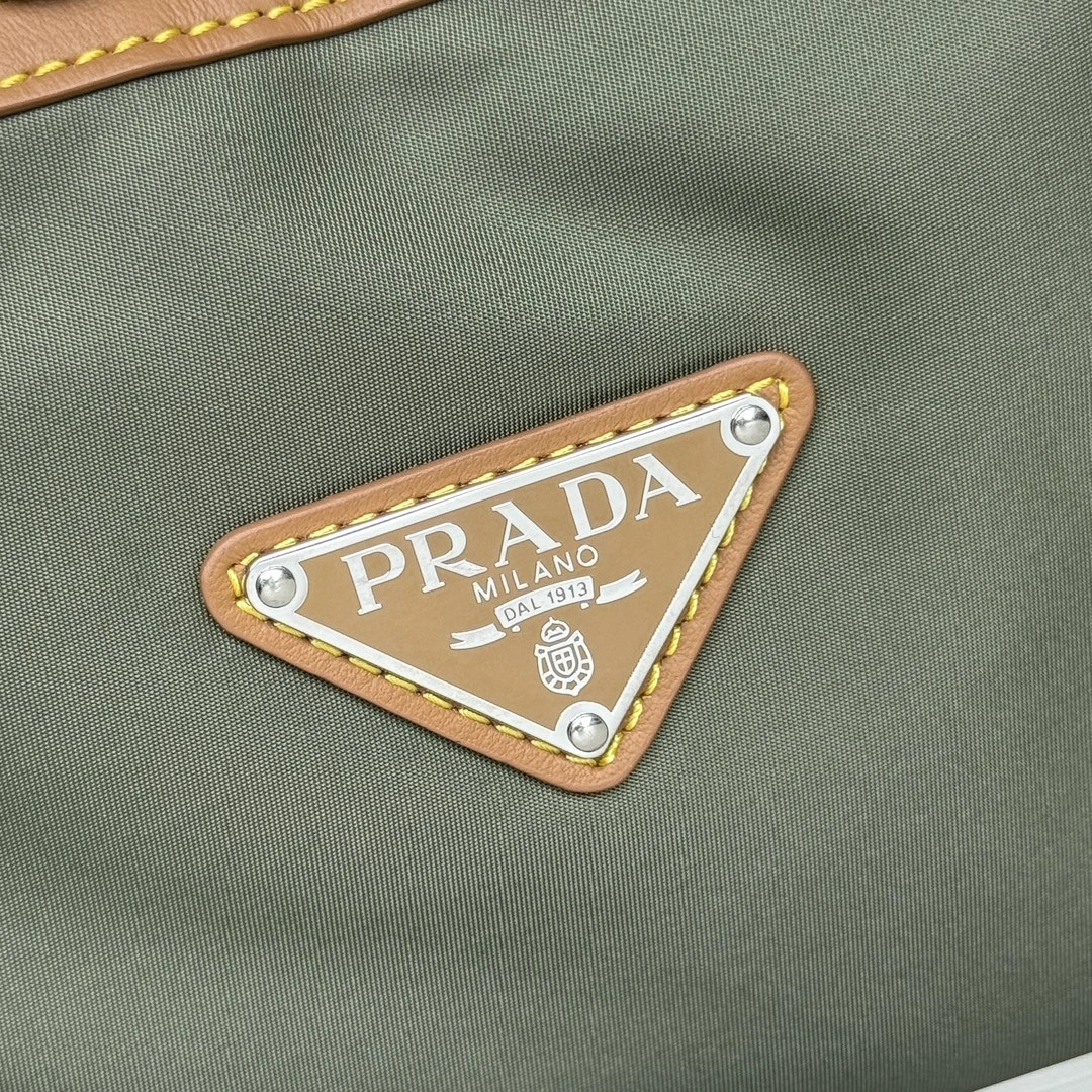 Pra*a travel bags 4135d-0093