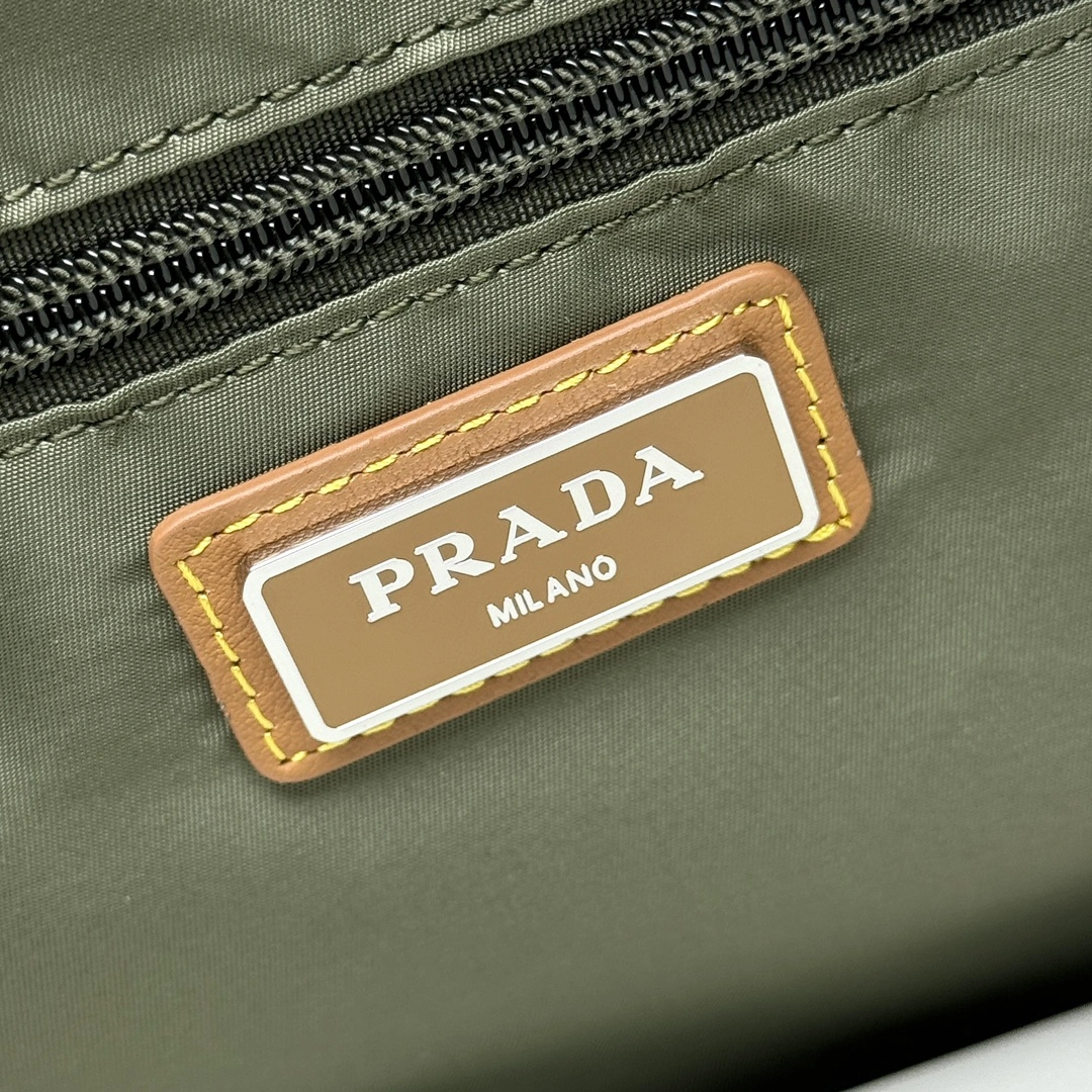 Pra*a travel bags 4135d-0093