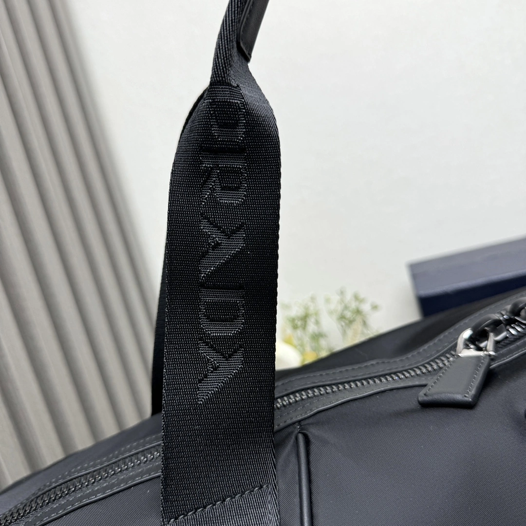 Pra*a travel bags 4135d-0094