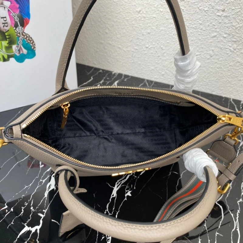 Pra*a shopping bags 4135f-0207