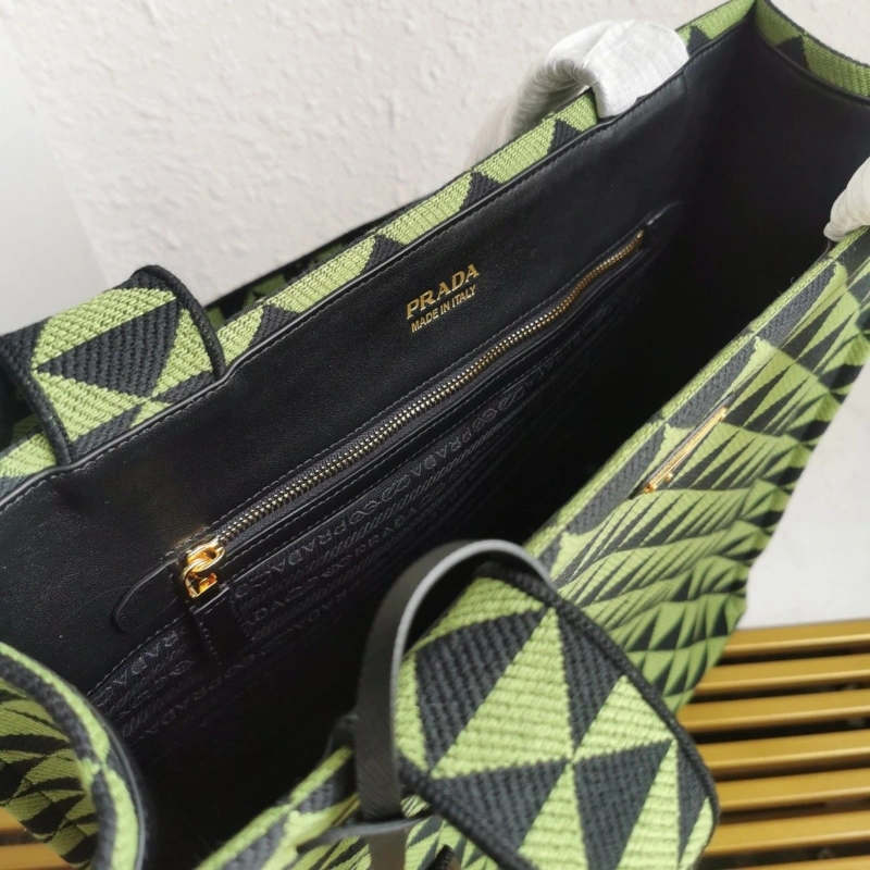 Pra*a shopping bags 4137d-0174