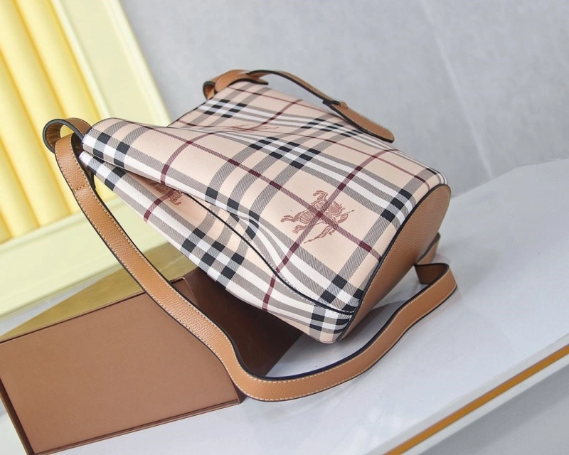 Bv*b*rry bucket bags 4140-0072