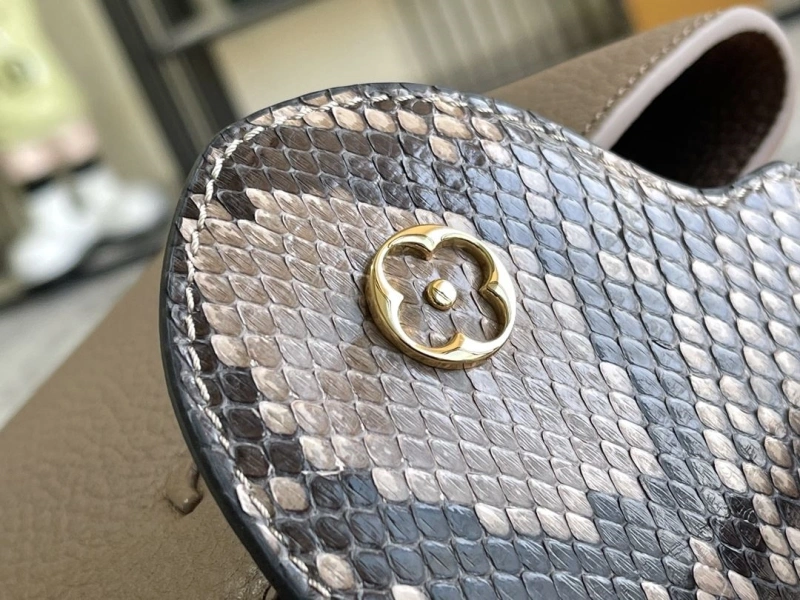 LV Capucines Bags 4171D-0129