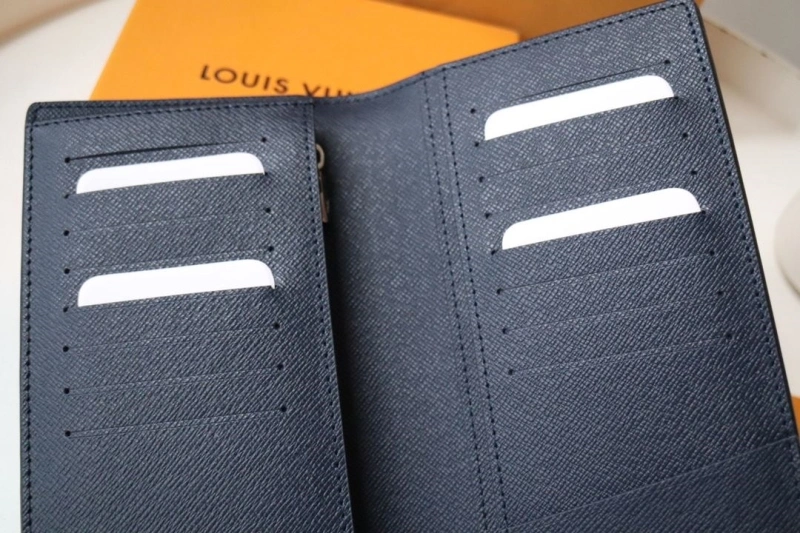LV Wallets 4178A-0025
