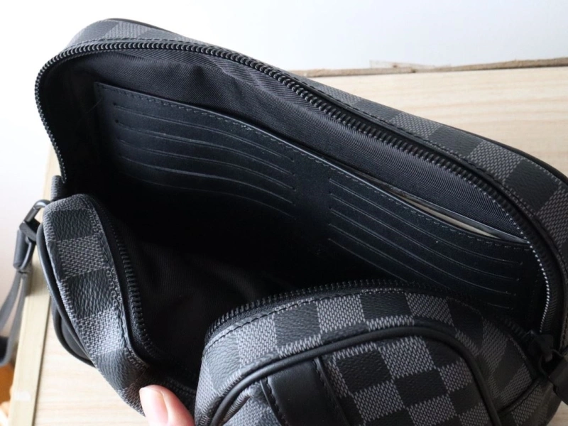LV Clutch Bags 4178A-0041