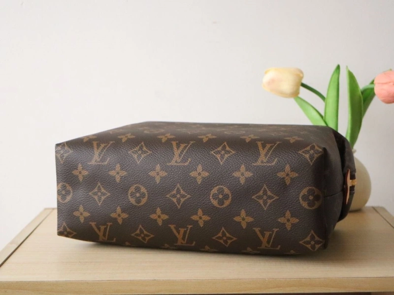 LV Clutch Bags 4178A-0066