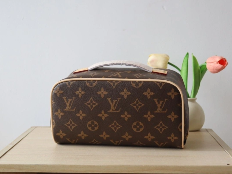 LV Cosmetic Bags 4178A-0070