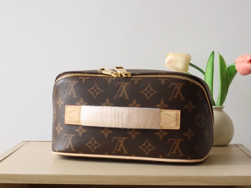 LV Cosmetic Bags 4178A-0070