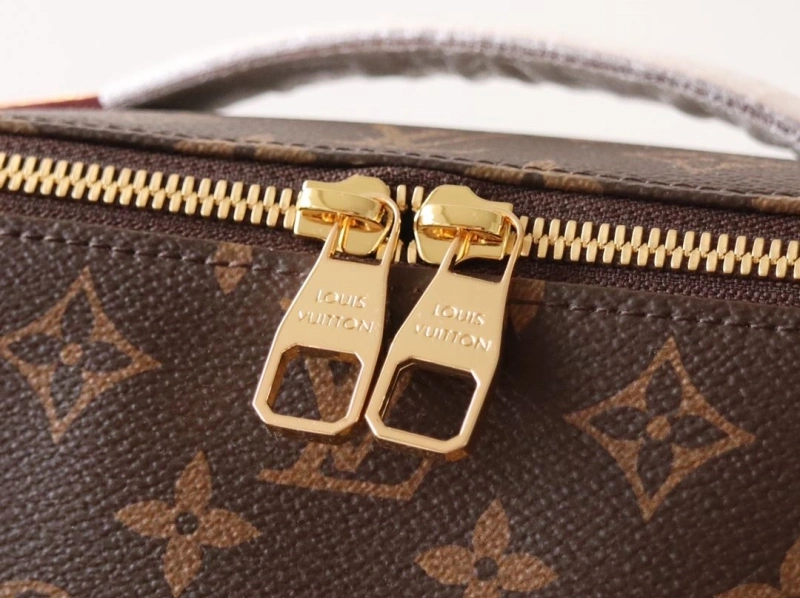 LV Cosmetic Bags 4178A-0070