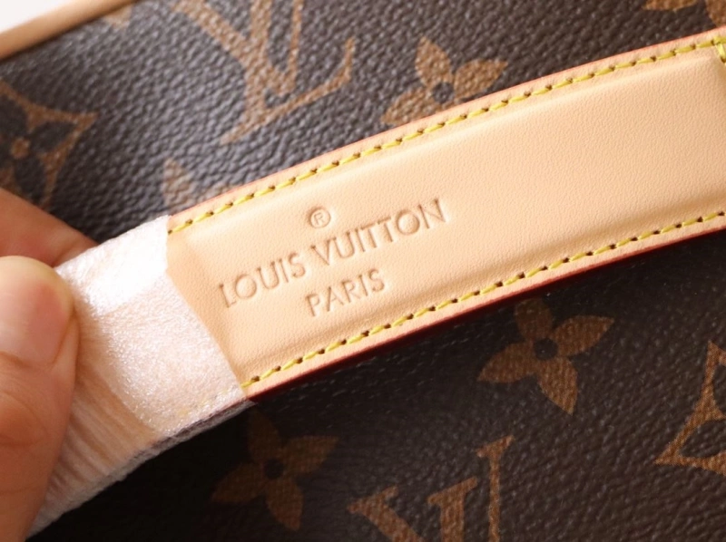 LV Cosmetic Bags 4178A-0070