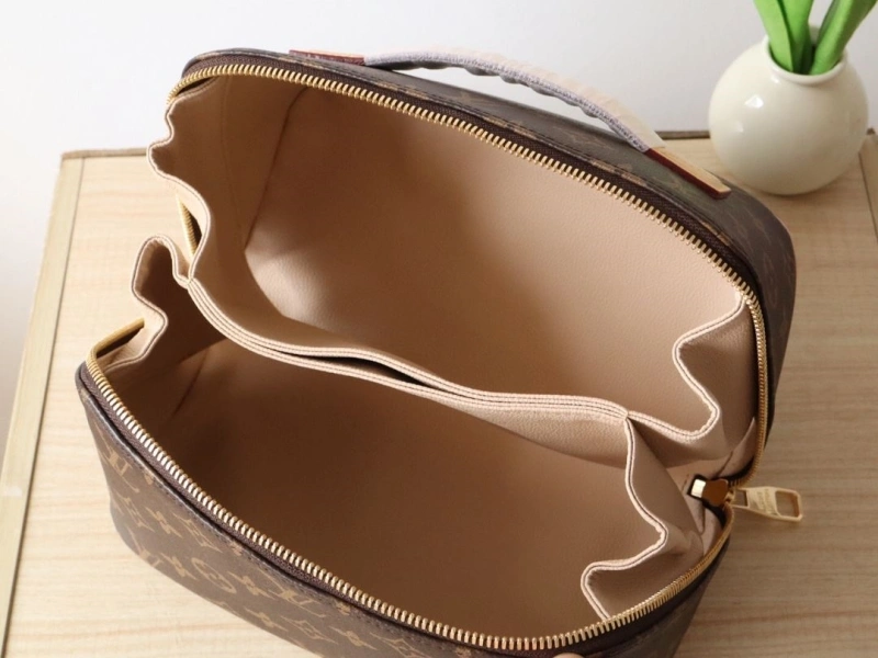 LV Cosmetic Bags 4178A-0070