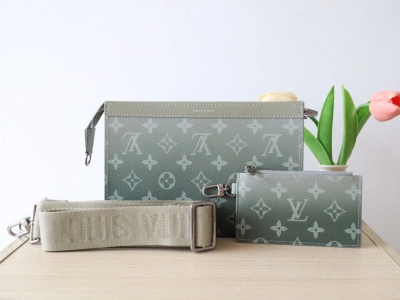 LV Clutch Bags 4178A-0091