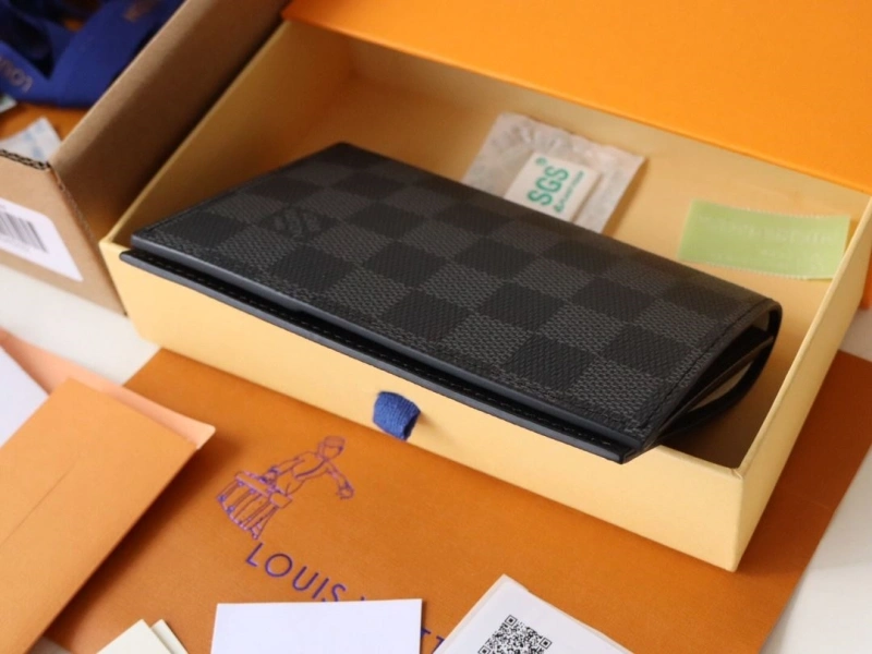 LV Wallets 4178A-0121