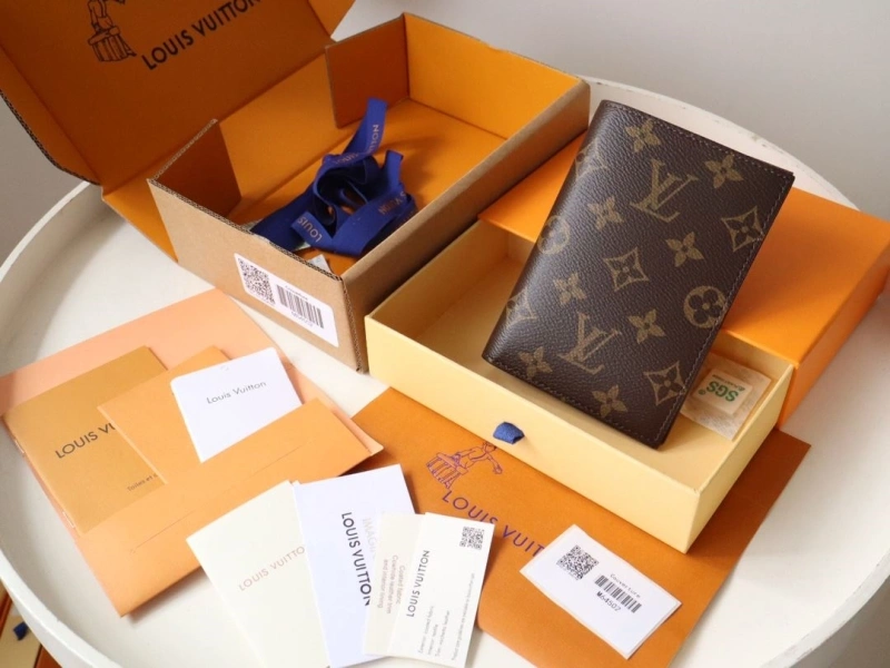 LV Wallets 4178A-0122