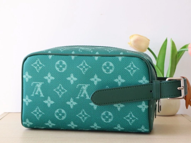 LV Cosmetic Bags 4178A-0132
