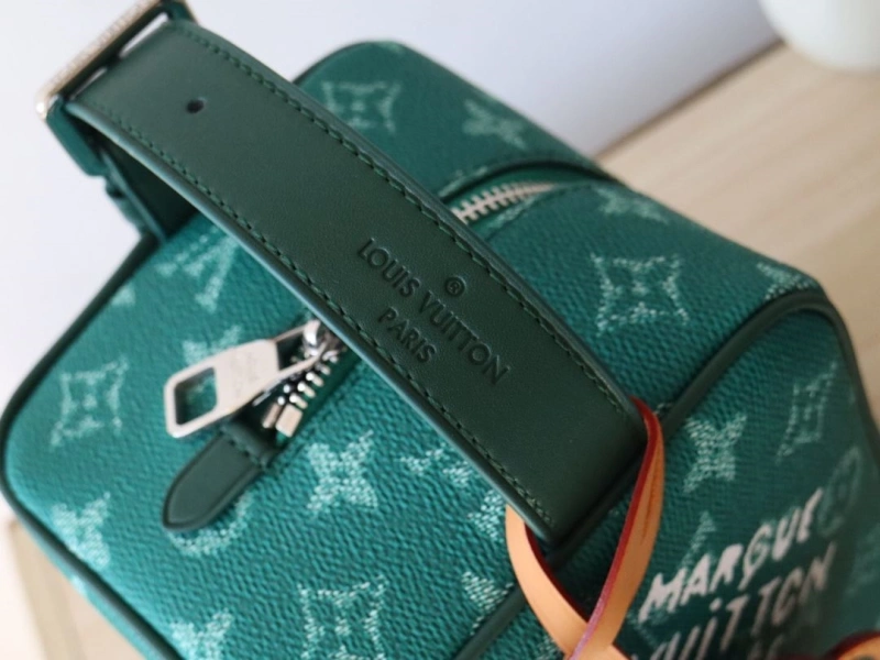 LV Cosmetic Bags 4178A-0132