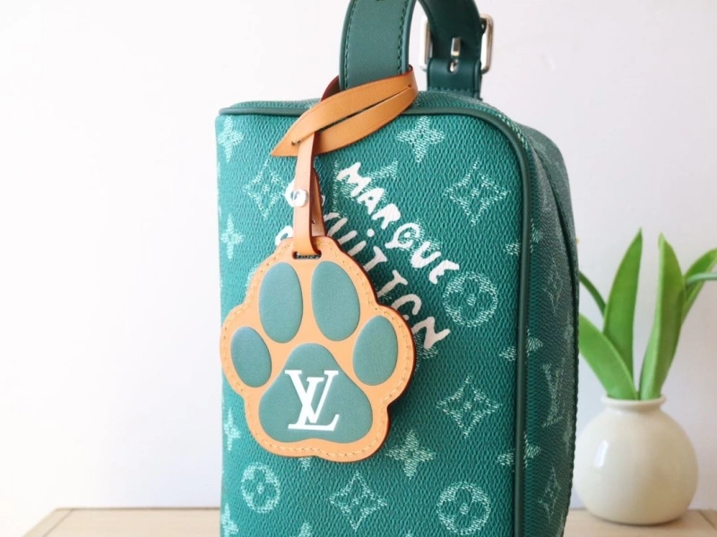 LV Cosmetic Bags 4178A-0132