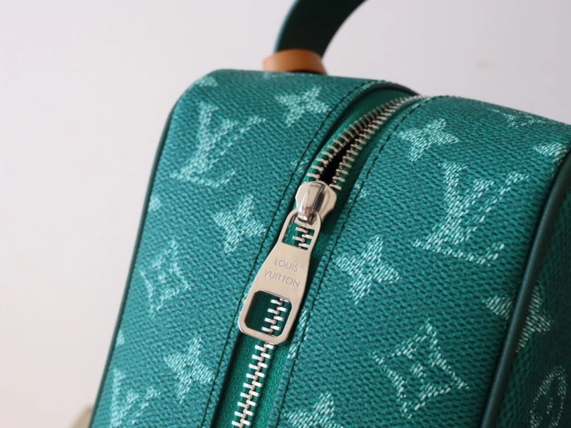 LV Cosmetic Bags 4178A-0132