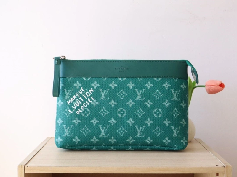 LV Clutch Bags 4178A-0133