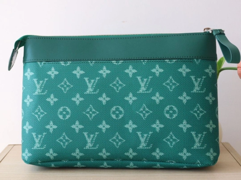 LV Clutch Bags 4178A-0133
