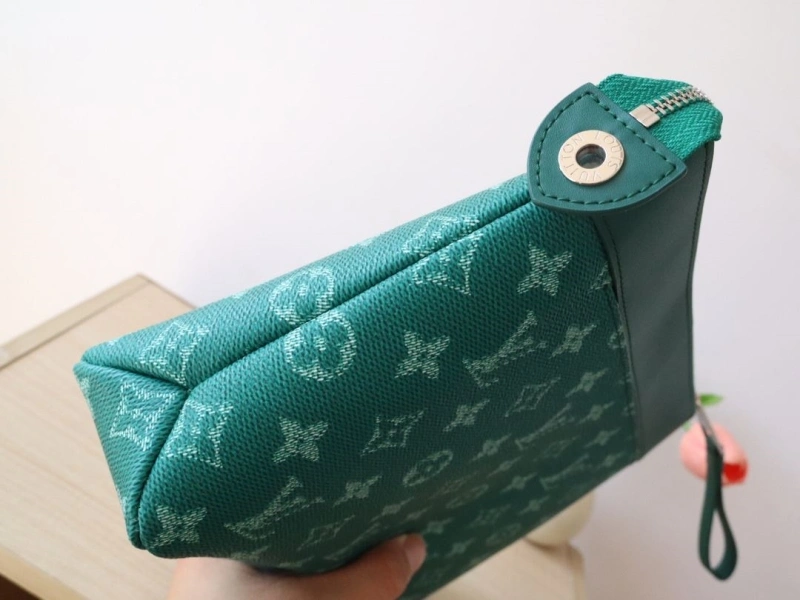LV Clutch Bags 4178A-0133