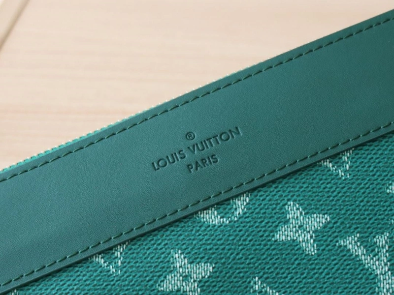 LV Clutch Bags 4178A-0133
