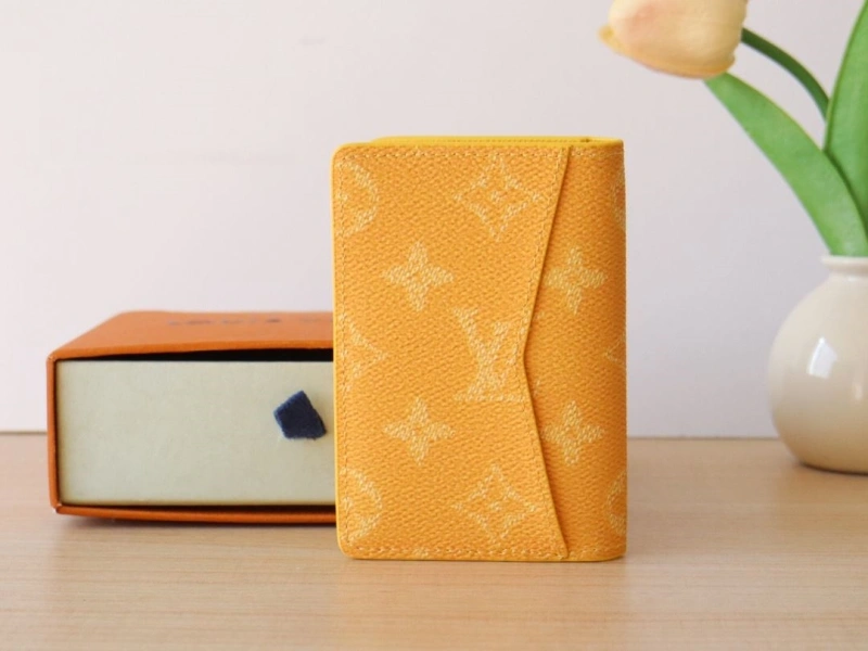 LV Wallets 4178A-0137