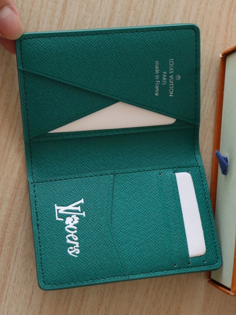 LV Wallets 4178A-0138