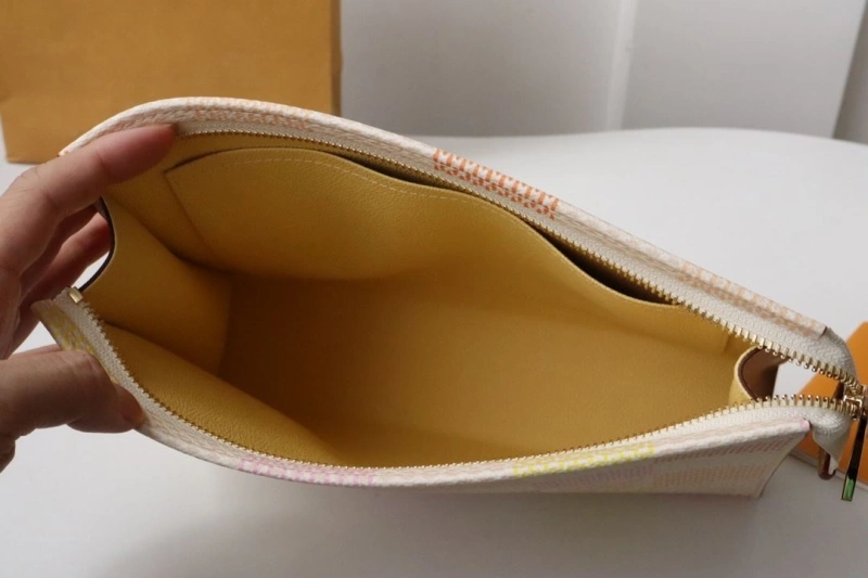LV Clutch Bags 4178A-0152