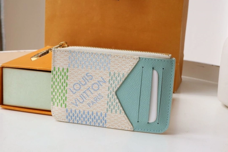 LV Wallets 4178A-0160