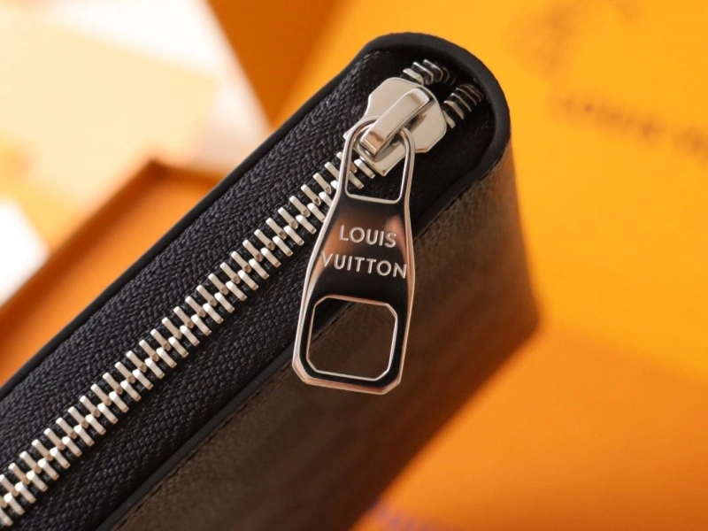 LV Wallets 4178A-0185