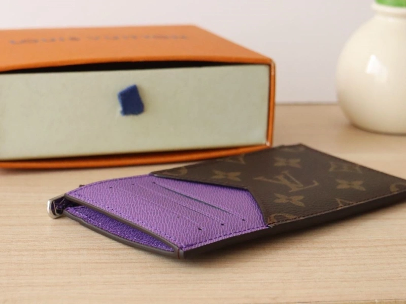 LV Wallets 4178A-0195